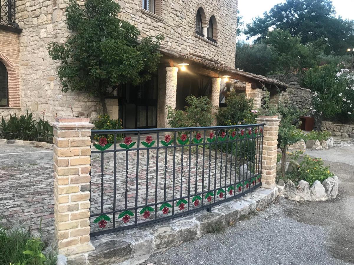 Hotel Lo Smeraldo Roccavivara Экстерьер фото