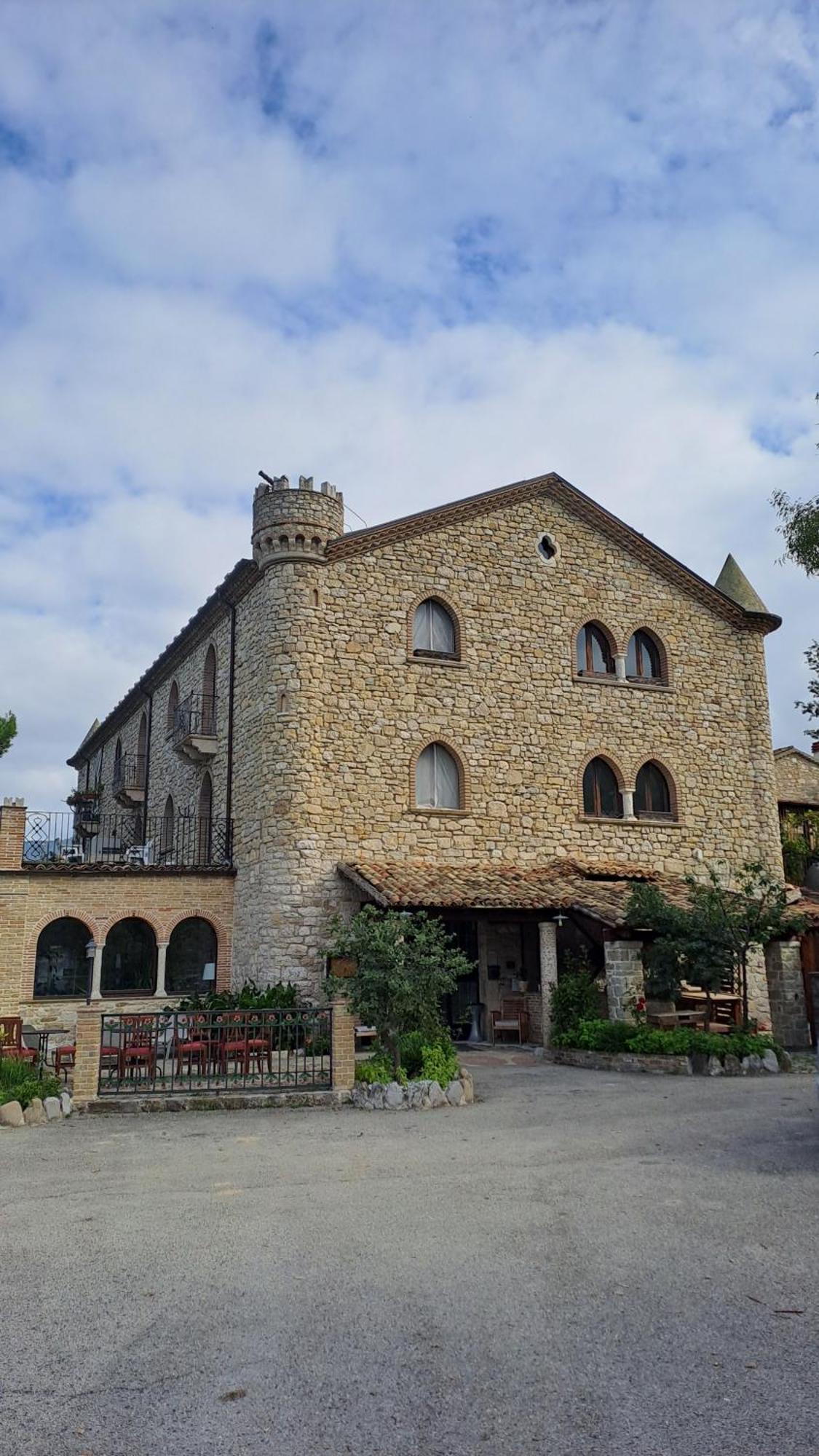 Hotel Lo Smeraldo Roccavivara Экстерьер фото